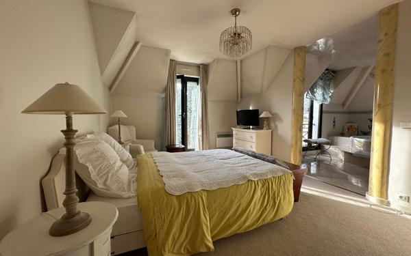 Maison à vendre    5 pièces • 155,46 m2 Saint-Maur-des-Fossés