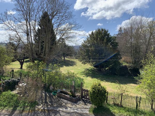 Saint-Jean-de-Bournay (38440) ST JEAN DE BOURNAY - MAISON 6 P 150 m² SUR TERRAIN ARBORE DE 1100 m²