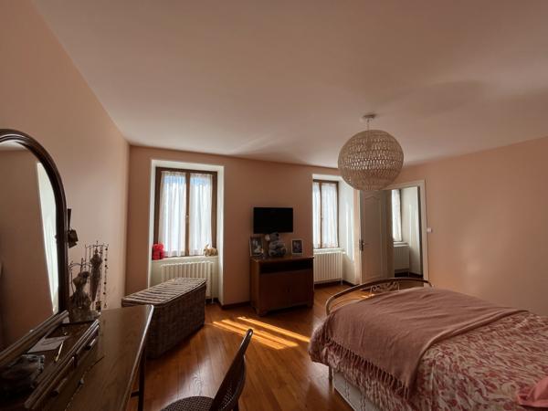 Saint-Jean-de-Bournay (38440) ST JEAN DE BOURNAY - MAISON 6 P 150 m² SUR TERRAIN ARBORE DE 1100 m²