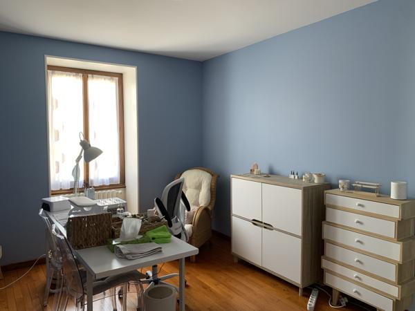 Saint-Jean-de-Bournay (38440) ST JEAN DE BOURNAY - MAISON 6 P 150 m² SUR TERRAIN ARBORE DE 1100 m²