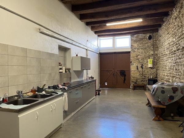 Saint-Jean-de-Bournay (38440) ST JEAN DE BOURNAY - MAISON 6 P 150 m² SUR TERRAIN ARBORE DE 1100 m²