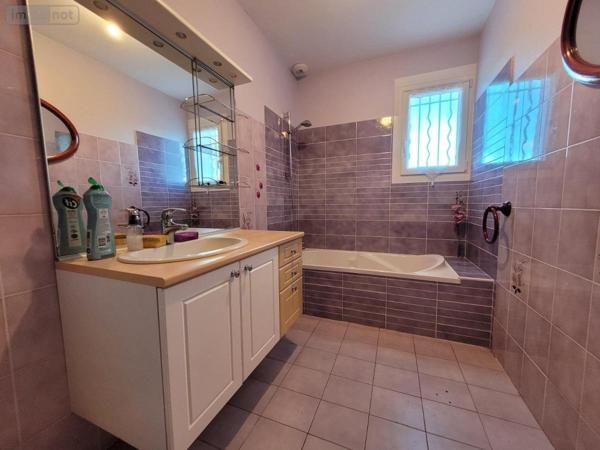 Maison à vendre à Bonchamp-lès-Laval en Mayenne (53960), ref : 53005-1983