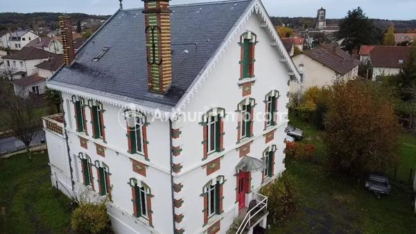 Vente Maison 7 pièces 153 m2 à Saint-Astier