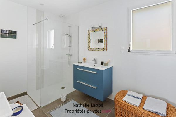 Maison Prefailles  proche Mer et Centre -ville 5 pièce(s) 128 m2 hab  avec piscine chauffée