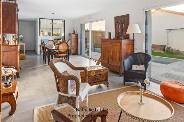 Maison Prefailles  proche Mer et Centre -ville 5 pièce(s) 128 m2 hab  avec piscine chauffée