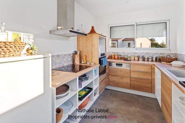 Maison Prefailles  proche Mer et Centre -ville 5 pièce(s) 128 m2 hab  avec piscine chauffée