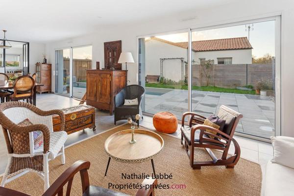 Maison Prefailles  proche Mer et Centre -ville 5 pièce(s) 128 m2 hab  avec piscine chauffée