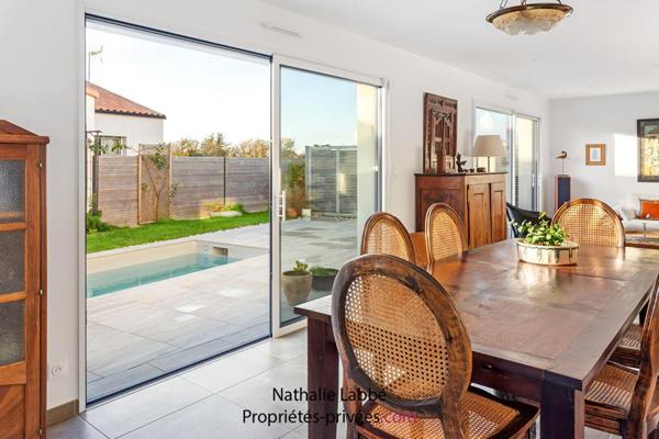 Maison Prefailles  proche Mer et Centre -ville 5 pièce(s) 128 m2 hab  avec piscine chauffée