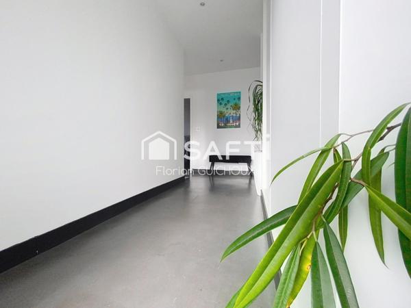 Maison contemporaine, belles prestations, Quimper.