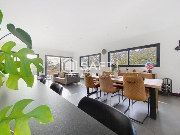 Maison contemporaine, belles prestations, Quimper.