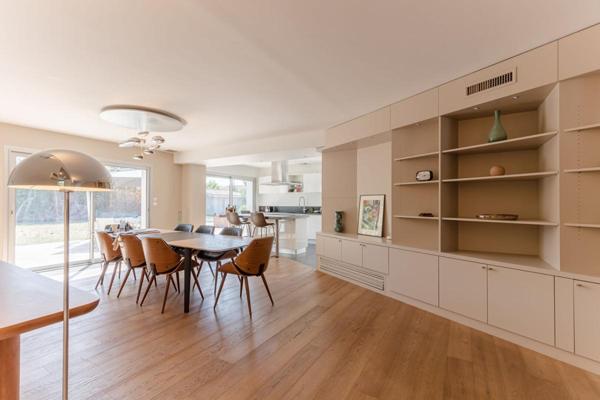 Villa d'architecte de 233 m2 avec piscine et jardin paysagé à Villenave d'Ornon