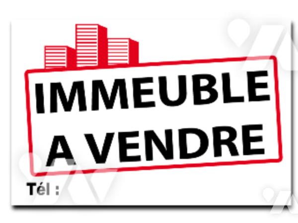 DUCLAIR EXCELLENTE VISIBILITE immeuble commerce/habitation, garage actuellement loué 1000€/trimestre