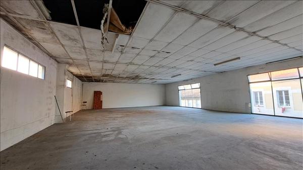 Immeuble à vendre |  Coutras |  400 m²