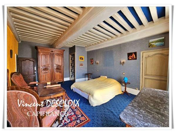 Maison à vendre 7 pièces SAULIEU (2110)
