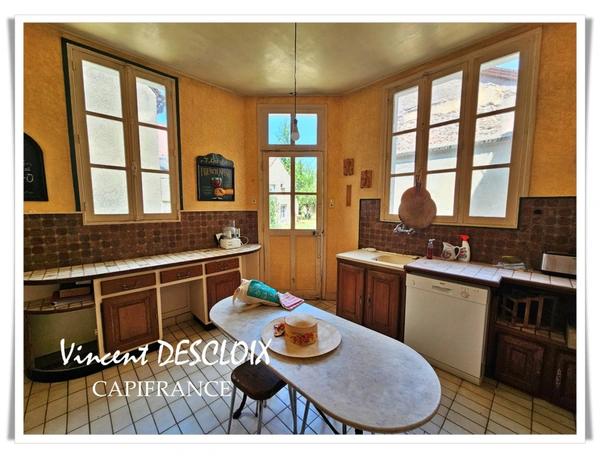 Maison à vendre 7 pièces SAULIEU (2110)