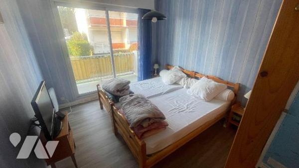 A QUIBERON, à vendre un appartement avec vue mer, situé à Port Haliguen.
Grand appartement de ...