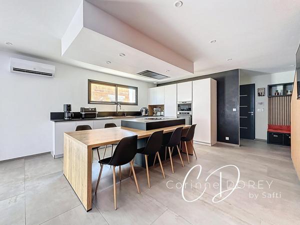 Villa contemporaine 4 Chambres, espace détente, garage et Piscine