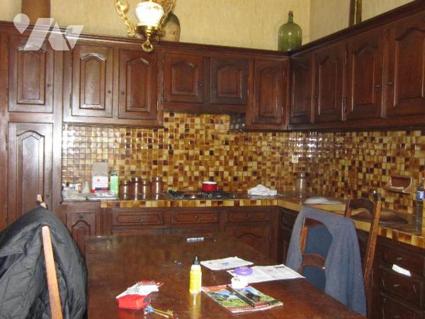 MAISON EN PIERRES CENTRE VILLE AVEC GARAGE ET JARDIN ARBORE