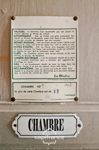 Ancien hôtel particulier de 7 Chambres avec terrasse toit, jardin, salle de cinéma, salle de théâtre, divers salons