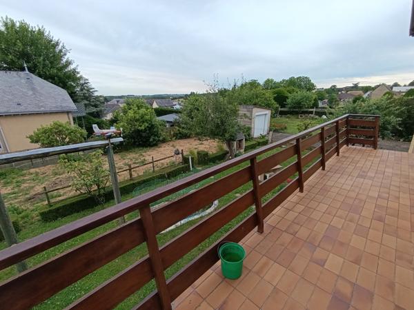 Grande maison, quartier calme avec grand sous sol