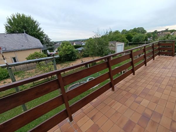 Grande maison, quartier calme avec grand sous sol