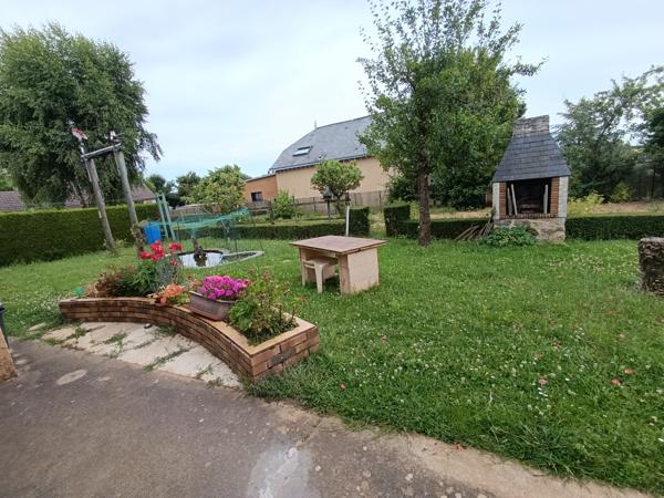 Grande maison, quartier calme avec grand sous sol