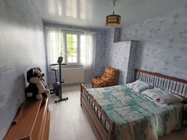 Grande maison, quartier calme avec grand sous sol