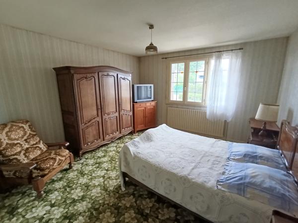 Grande maison, quartier calme avec grand sous sol