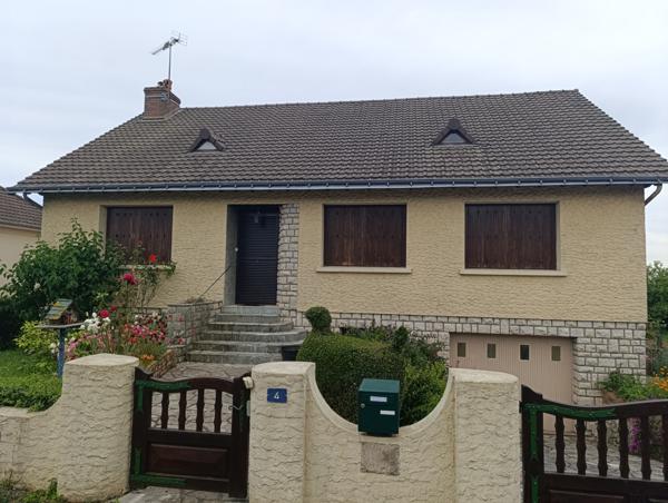 Grande maison, quartier calme avec grand sous sol