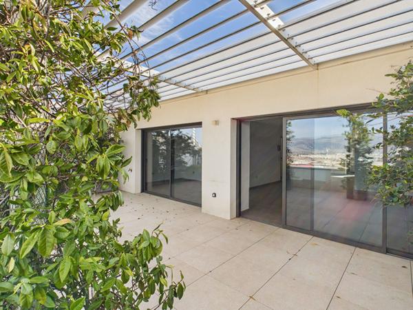 APPARTEMENT 144m² DUPLEX T6 AVEC 3 TERRASSES 2 GARAGES 1 CAVE