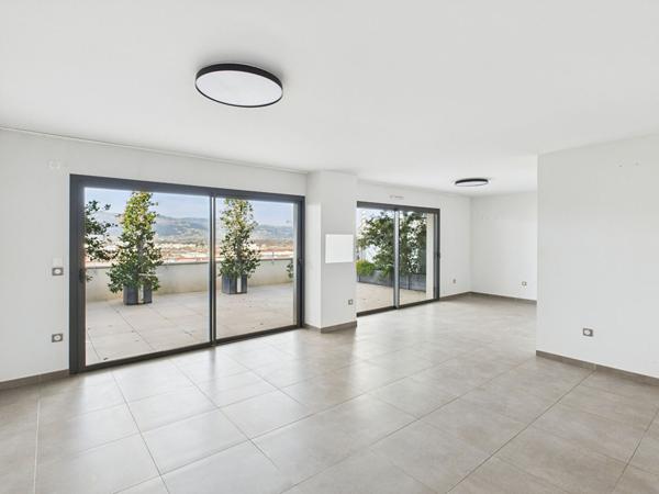 APPARTEMENT 144m² DUPLEX T6 AVEC 3 TERRASSES 2 GARAGES 1 CAVE