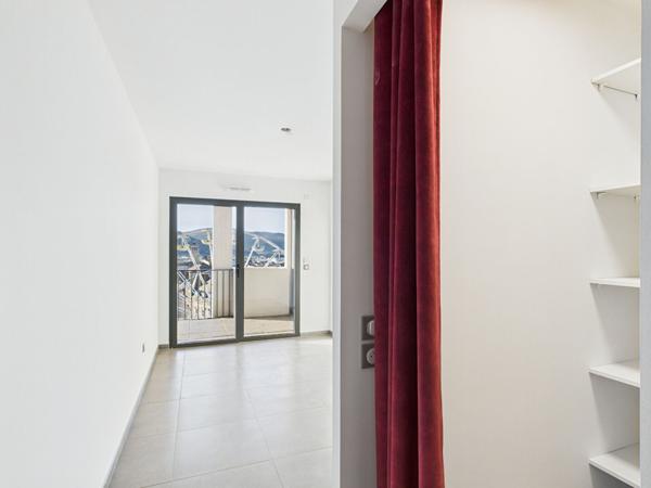 APPARTEMENT 144m² DUPLEX T6 AVEC 3 TERRASSES 2 GARAGES 1 CAVE