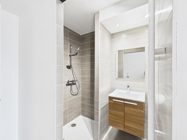 APPARTEMENT 144m² DUPLEX T6 AVEC 3 TERRASSES 2 GARAGES 1 CAVE