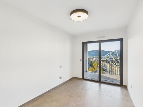 APPARTEMENT 144m² DUPLEX T6 AVEC 3 TERRASSES 2 GARAGES 1 CAVE
