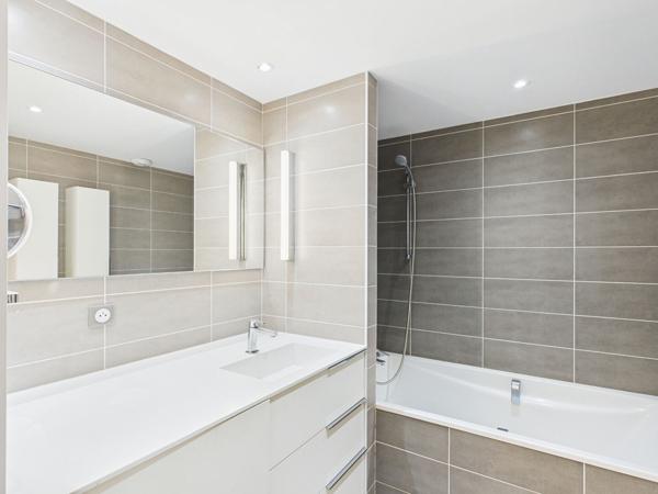 APPARTEMENT 144m² DUPLEX T6 AVEC 3 TERRASSES 2 GARAGES 1 CAVE