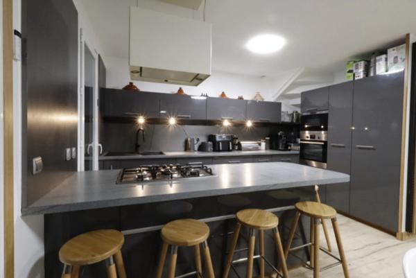 Maison familiale avec jardin et véranda – rare à la vente à Malpassé 13013