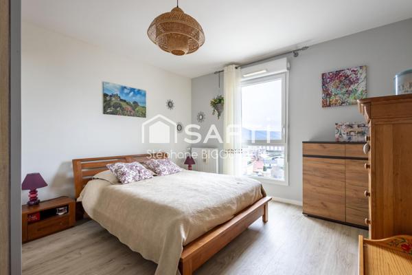 Appartement T4 de 2022, 3 ch, 2 sdb, terrasse, 3 stationnements