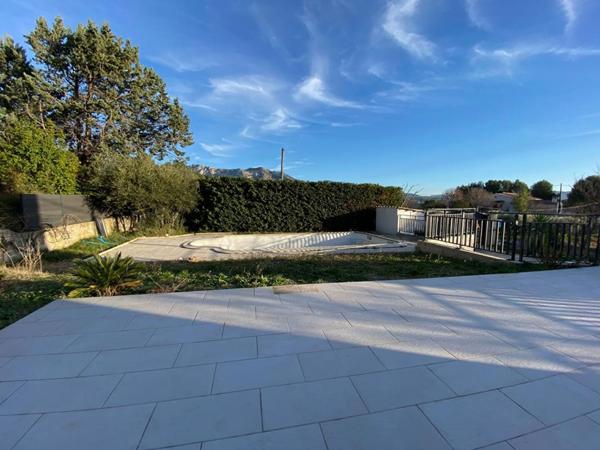 Villa neuve Lascours  130 m2 + 110 m2 piscine