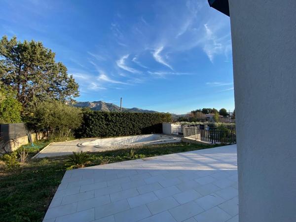 Villa neuve Lascours  130 m2 + 110 m2 piscine