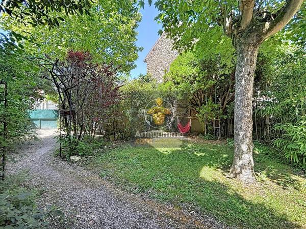 Vente                                                      Maison
                        
                     7 pièces                      150 m2                     à Montgeron