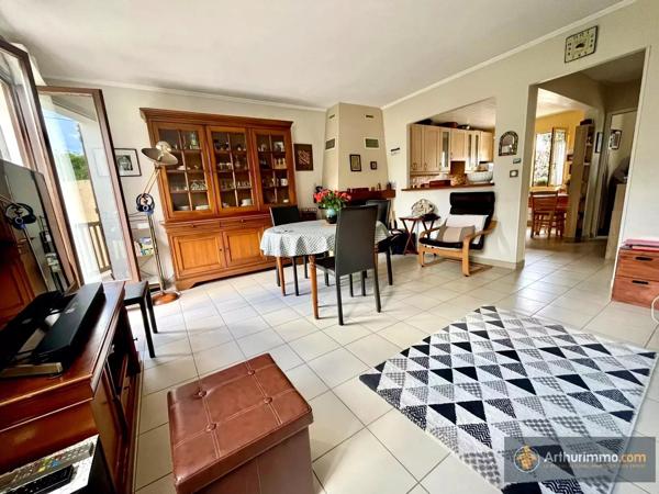 Vente                                                      Maison
                        
                     5 pièces                      100 m2                     à Livry-Gargan