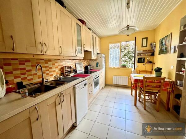 Vente                                                      Maison
                        
                     5 pièces                      100 m2                     à Livry-Gargan