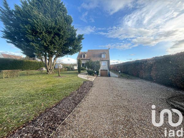 Maison 6 pièces de 190 m² à Follainville-Dennemont (78520)