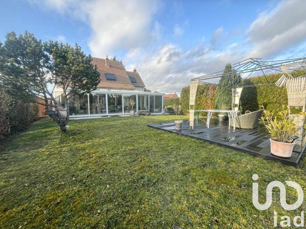 Maison 6 pièces de 190 m² à Follainville-Dennemont (78520)