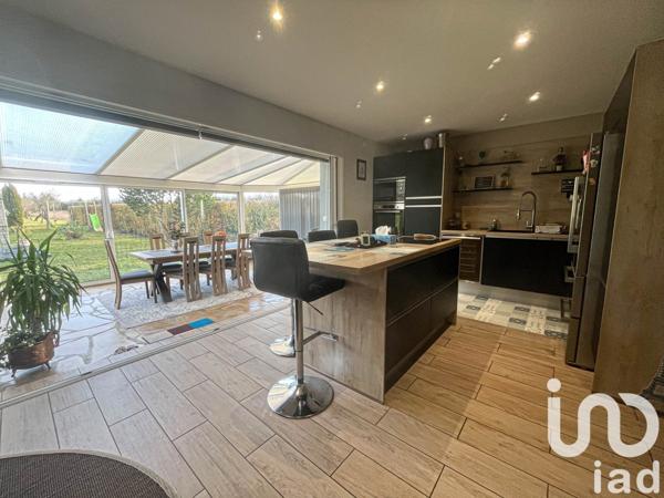 Maison 6 pièces de 190 m² à Follainville-Dennemont (78520)