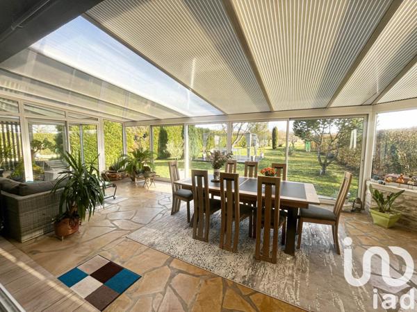 Maison 6 pièces de 190 m² à Follainville-Dennemont (78520)