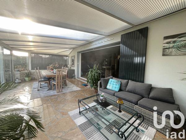 Maison 6 pièces de 190 m² à Follainville-Dennemont (78520)