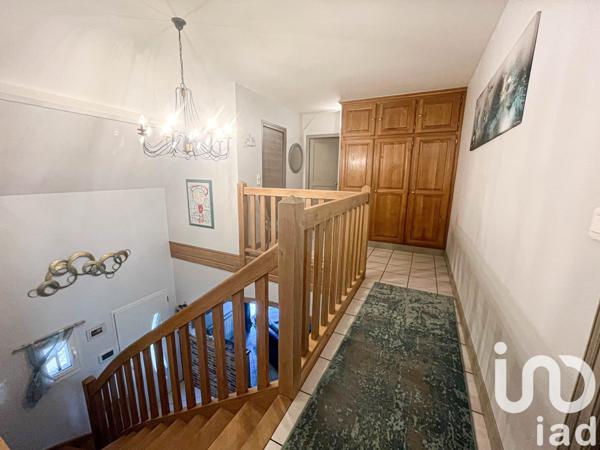 Maison 6 pièces de 190 m² à Follainville-Dennemont (78520)