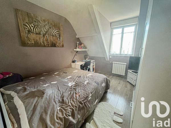 Maison 6 pièces de 190 m² à Follainville-Dennemont (78520)