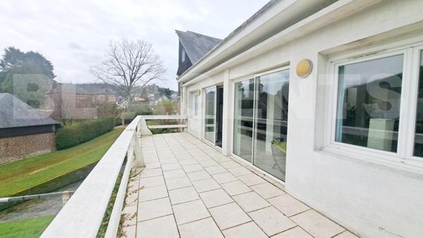 Propriété d'exception de 1850 m2 avec moulin aménagé en loft